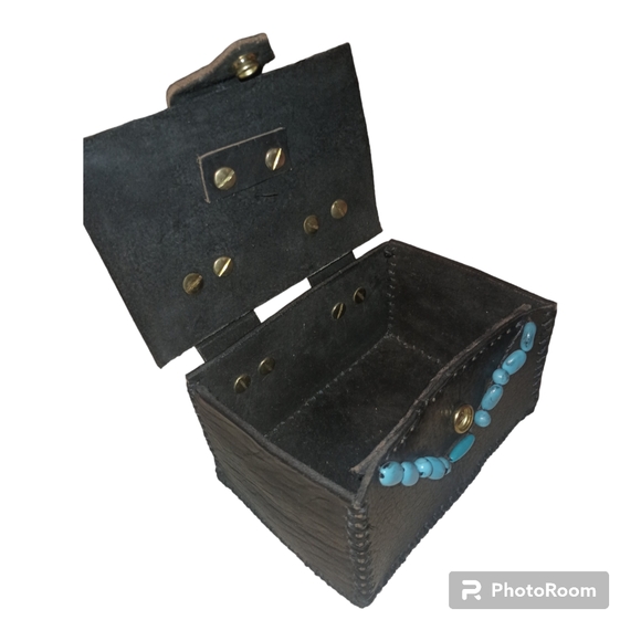 Handmade genuine leather box with beading - Picture 1 of 3